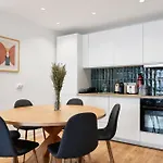 Apartment Sublime 2br 6p Balcony Eiffel Tower *