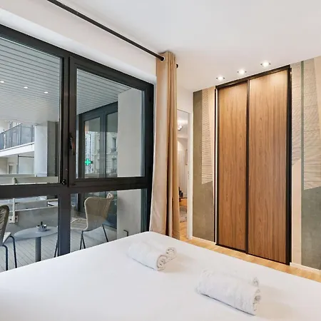 Sublime 2br 6p Balcony Eiffel Tower Παρίσι