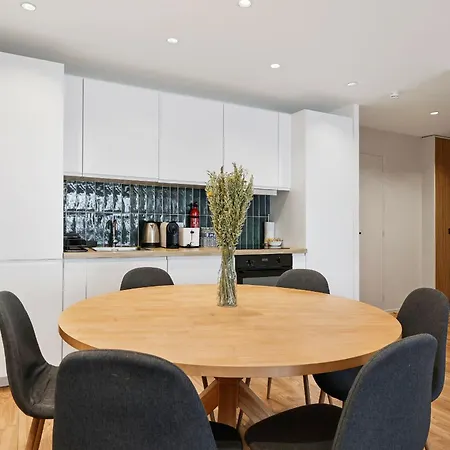 Sublime 2br 6p Balcony Eiffel Tower Apartman *