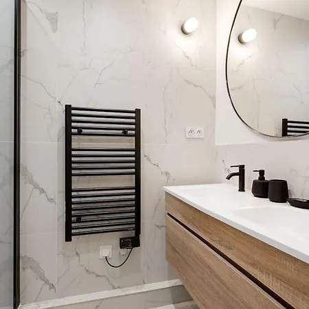 Sublime 2br 6p Balcony Eiffel Tower * Παρίσι