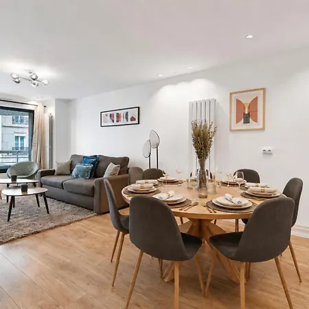 Sublime 2br 6p Balcony Eiffel Tower Париж