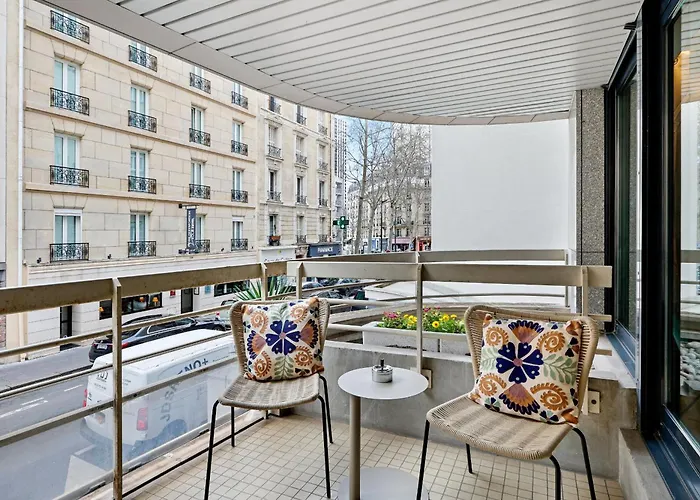 Sublime 2br 6p Balcony Eiffel Tower