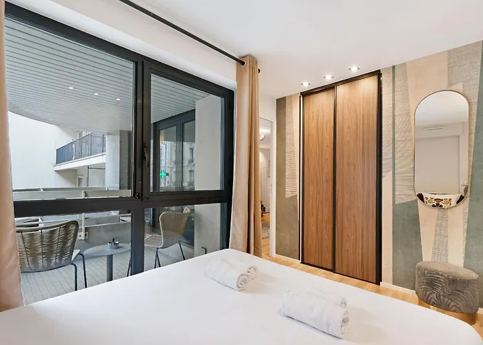 Sublime 2br 6p Balcony Eiffel Tower Παρίσι