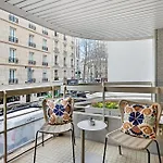 Sublime 2br 6p Balcony Eiffel Tower