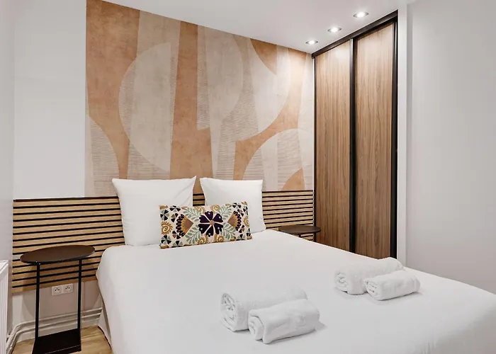 Sublime 2br 6p Balcony Eiffel Tower * Paris